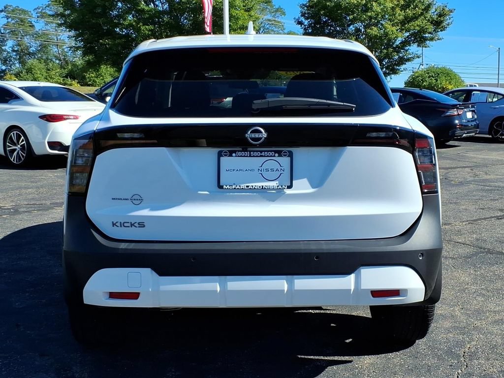 Certified 2025 Nissan Kicks SV FWD image 4