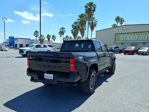 Used 2025 Toyota Tacoma TRD Sport image 8