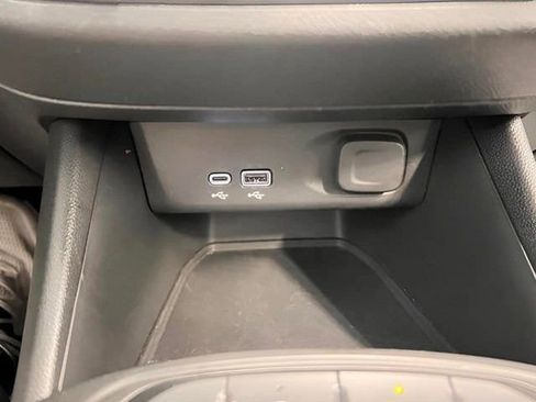 Used 2025 Buick Envista Preferred image 23