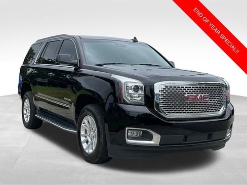 Used 2017 GMC Yukon SLT image 1