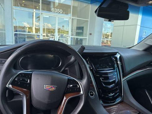 Used 2019 Cadillac Escalade Premium Luxury w/ Escalade Sport Edition image 8