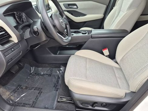 Used 2022 Nissan Rogue SV AWD/4WD image 9
