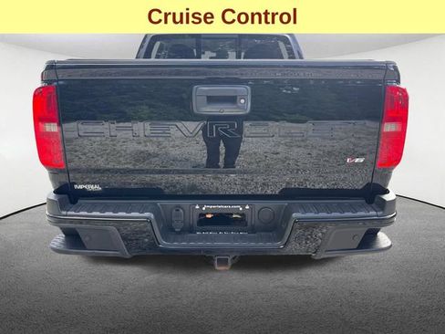 Used 2022 Chevrolet Colorado Z71 w/ Z71 Midnight Edition AWD/4WD image 11