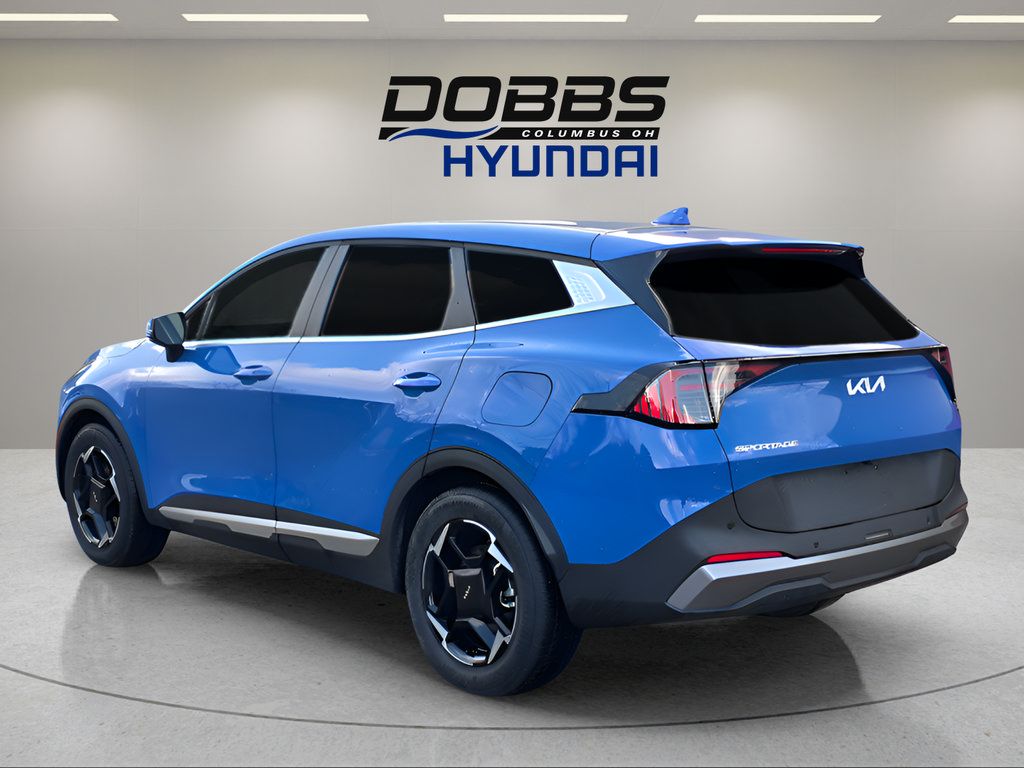 Used 2026 Kia Sportage EX FWD image 3
