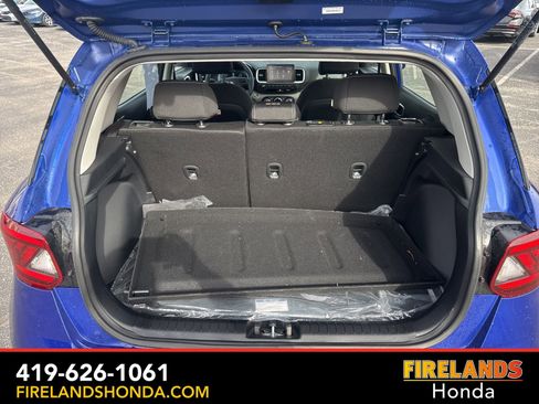 Used 2025 Hyundai Venue SEL image 33