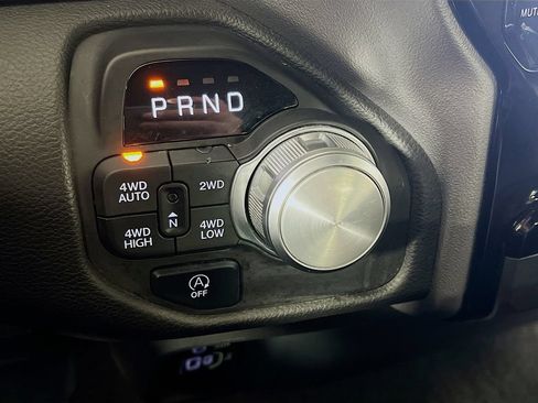 Used 2025 RAM 1500 Laramie AWD/4WD image 17