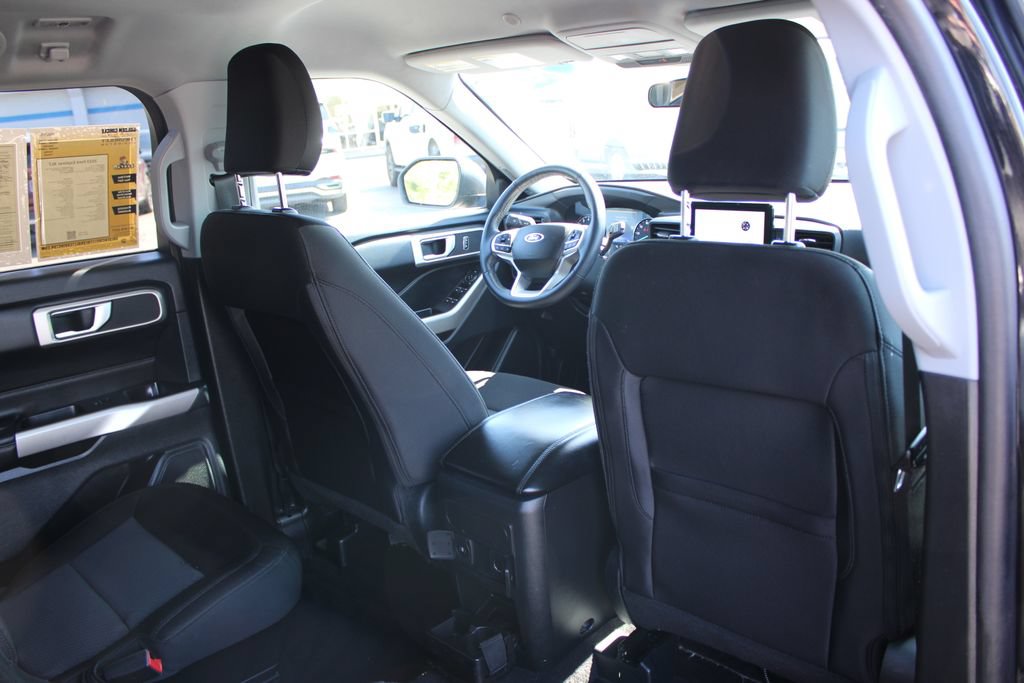 Used 2023 Ford Explorer XLT AWD/4WD image 34