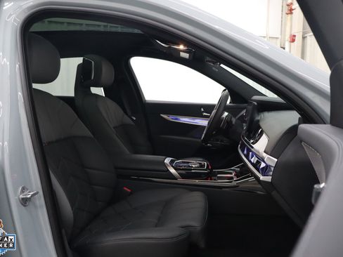 Used 2026 BMW 740i xDrive AWD/4WD image 34