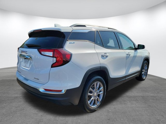 Used 2024 GMC Terrain SLT AWD/4WD image 7