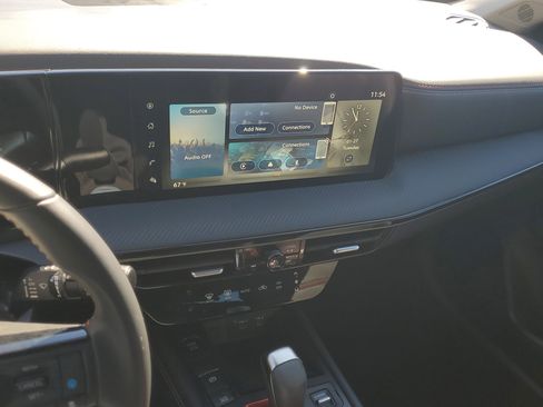 Certified 2025 Nissan Kicks SR image 25