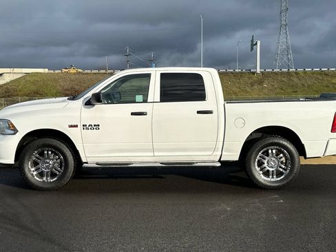 Used 2016 RAM 1500 Express AWD/4WD image 6