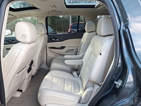 Used 2020 GMC Acadia Denali w/ Technology Package image 2