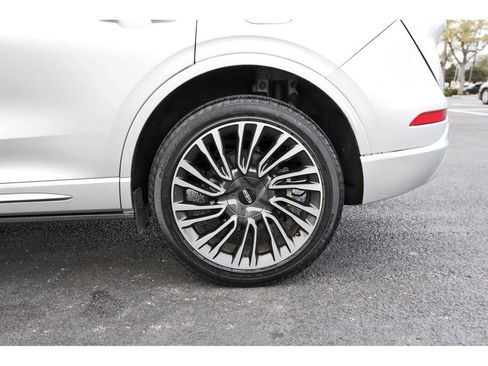 Used 2020 Lincoln Corsair Reserve w/ Appearance Package image 31