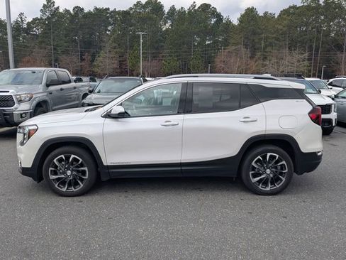 Used 2023 GMC Terrain SLT w/ Infotainment Package II image 6