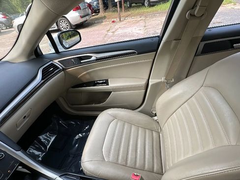 Used 2015 Ford Fusion SE w/ Equipment Group 502A FWD image 15