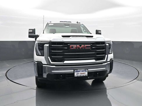Used 2025 GMC Sierra 2500 Pro w/ Convenience Package image 2