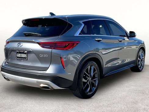 Used 2019 INFINITI QX50 Essential w/ Sensory Package AWD/4WD image 2
