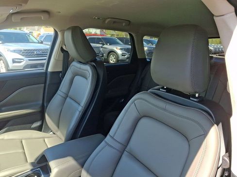 Certified 2023 Lincoln Corsair AWD image 14