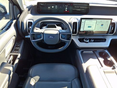 Certified 2025 Ford Expedition Max Active AWD/4WD image 15