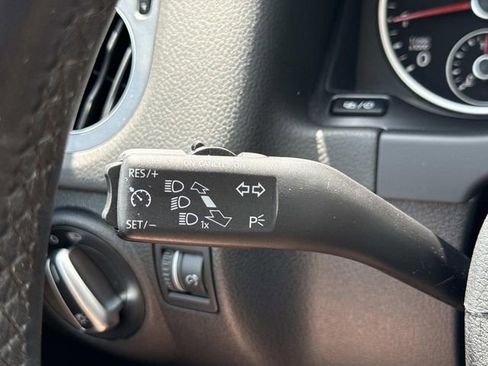 Used 2017 Volkswagen Tiguan Limited FWD image 26