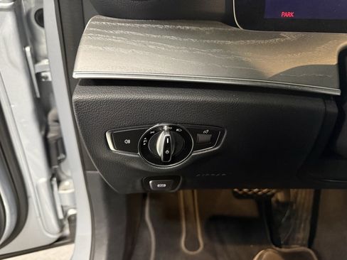 Used 2021 Mercedes-Benz E 350 4MATIC Sedan image 10