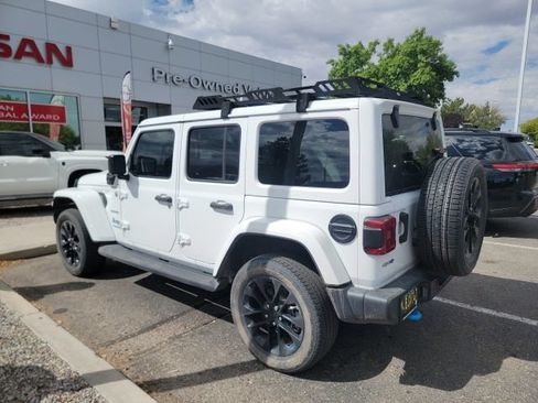 Used 2022 Jeep Wrangler Unlimited Sahara AWD/4WD image 5