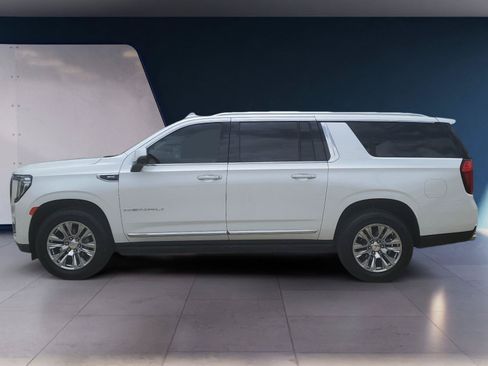 Used 2022 GMC Yukon XL Denali RWD image 2