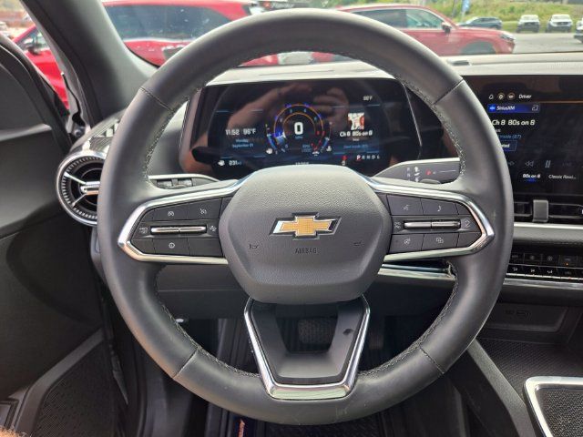 Used 2025 Chevrolet Equinox LT w/ Convenience Package II FWD image 30
