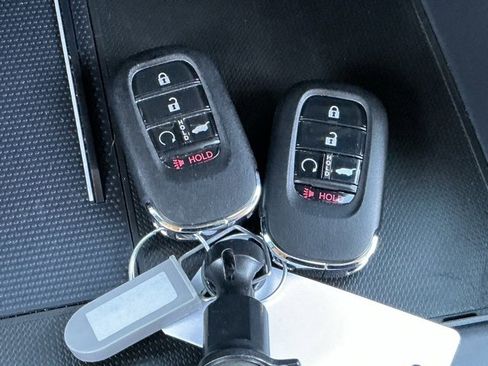 Used 2023 Honda Pilot Elite image 24