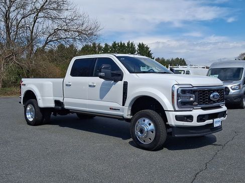 Used 2025 Ford F450 Platinum w/ FX4 Off-Road Package AWD/4WD image 1