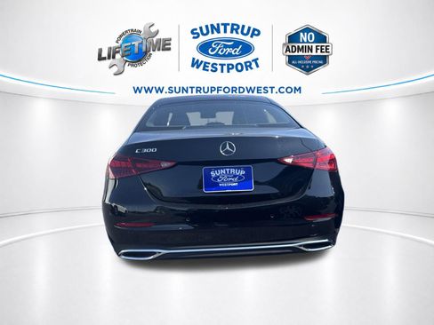 Used 2025 Mercedes-Benz C 300 Sedan w/ Winter Package image 9