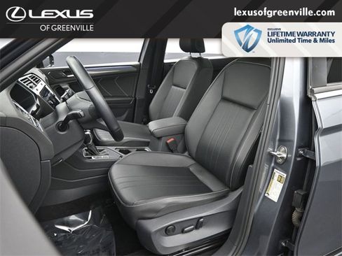 Used 2022 Volkswagen Tiguan SE R-Line image 21