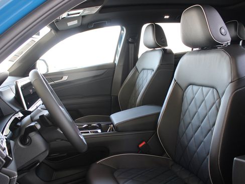 New 2025 Volkswagen Atlas Cross Sport SEL Premium R-Line image 10