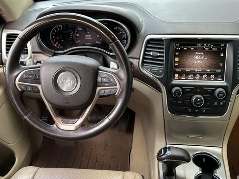 Used 2014 Jeep Grand Cherokee Overland AWD/4WD image 13
