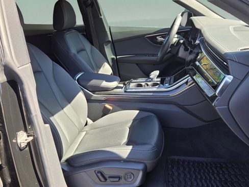 Used 2025 Audi Q8 Premium Plus image 27