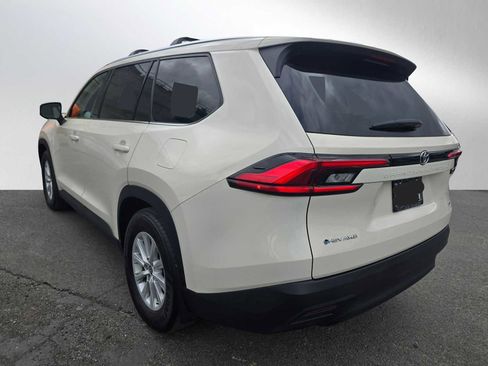 Used 2024 Toyota Grand Highlander XLE image 5