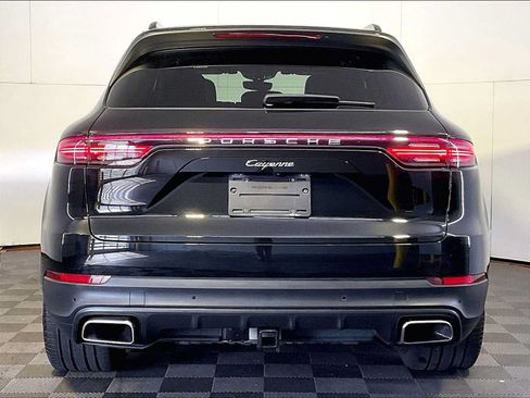 Certified 2023 Porsche Cayenne AWD/4WD image 6
