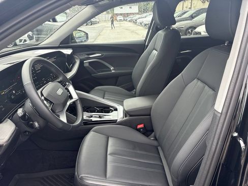Certified 2025 Audi Q5 Premium w/ Convenience Package AWD/4WD image 9