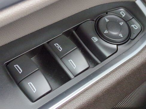 Used 2025 Chevrolet Silverado 2500 LT w/ Convenience Package image 24