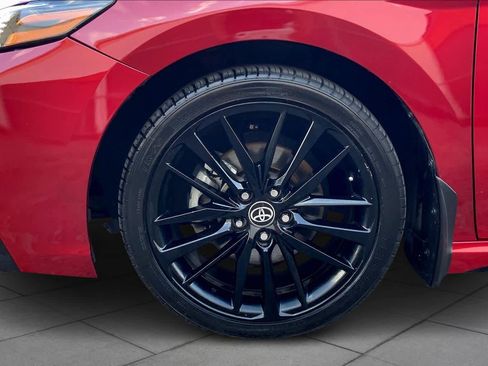 Used 2021 Toyota Camry XSE image 10