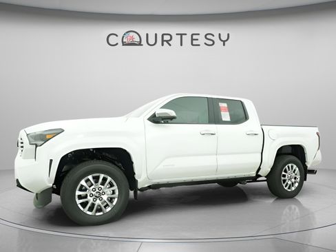New 2026 Toyota Tacoma Limited AWD/4WD image 4