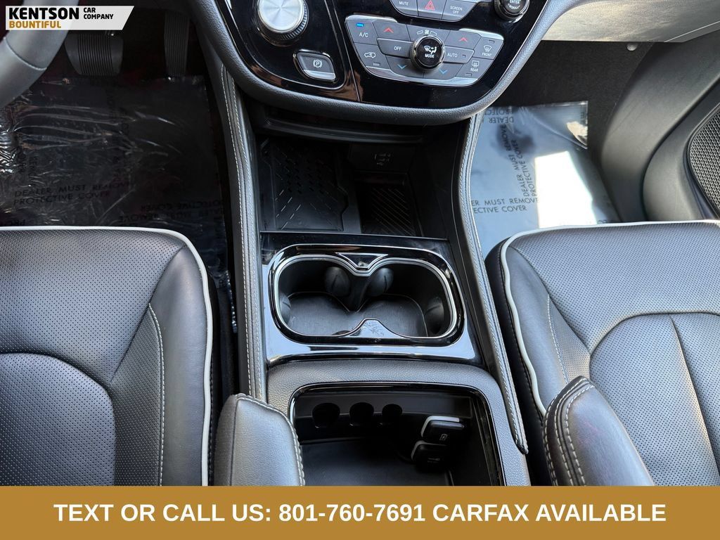 Used 2026 Chrysler Pacifica Limited FWD image 22