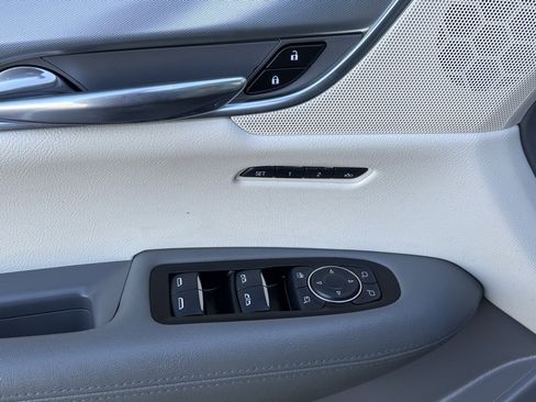 Used 2017 Cadillac XT5 Luxury w/ Driver Awareness Package image 17