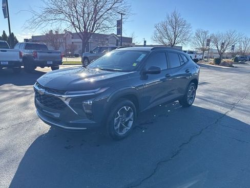 New 2026 Chevrolet Trax LT w/ Driver Confidence Package FWD image 3