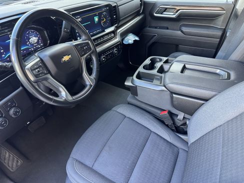 Used 2023 Chevrolet Silverado 1500 LT w/ Protection Package AWD/4WD image 9