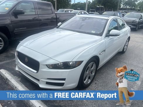 Used 2017 Jaguar XE RWD image 3