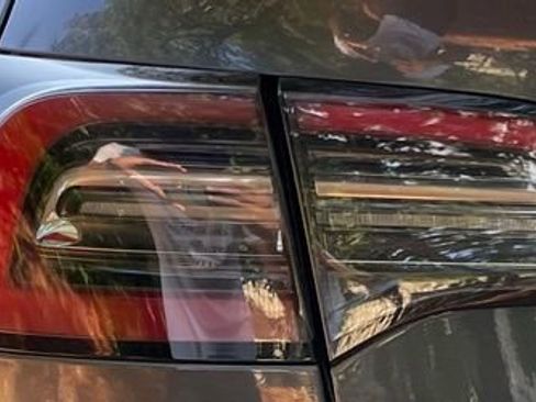 Used 2022 Tesla Model Y Long Range AWD/4WD image 7