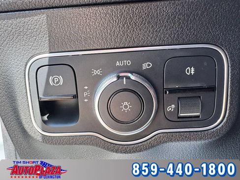 Used 2023 Mercedes-Benz GLA 250 4MATIC image 23