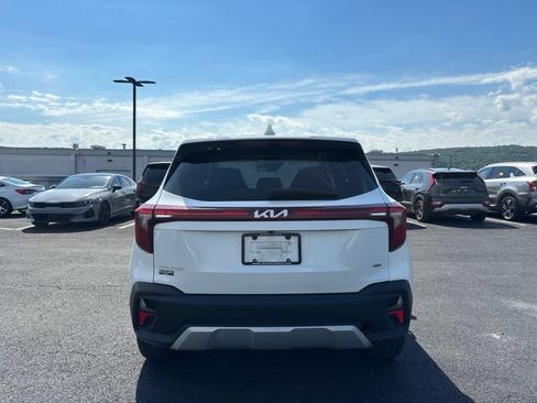Certified 2024 Kia Seltos LX AWD/4WD image 4