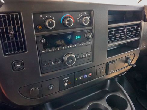 Used 2025 Chevrolet Express 3500 LT w/ LT Preferred Equipment Group RWD image 17
